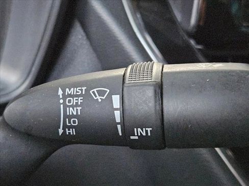 Used 2022 Toyota Corolla SE FWD image 9