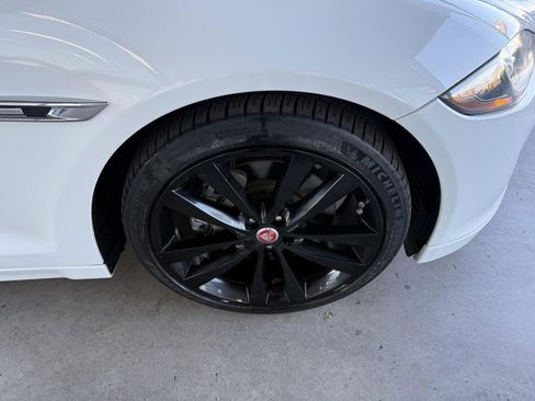 Used 2017 Jaguar XJ R-Sport image 36