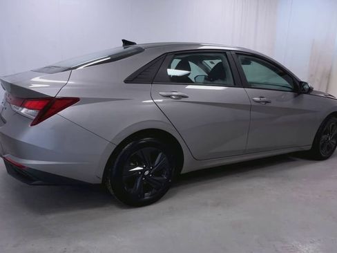 Used 2023 Hyundai Elantra SEL image 8