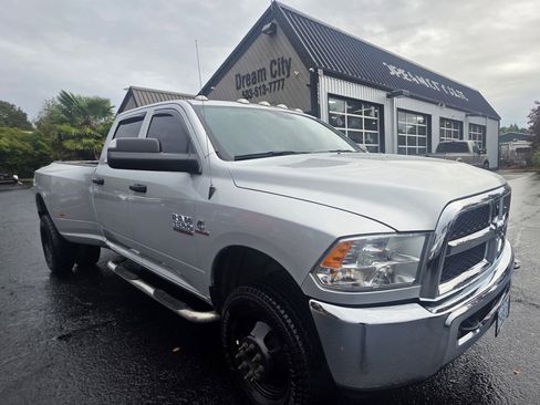 Used 2018 RAM 3500 Tradesman w/ Chrome Appearance Group image 5