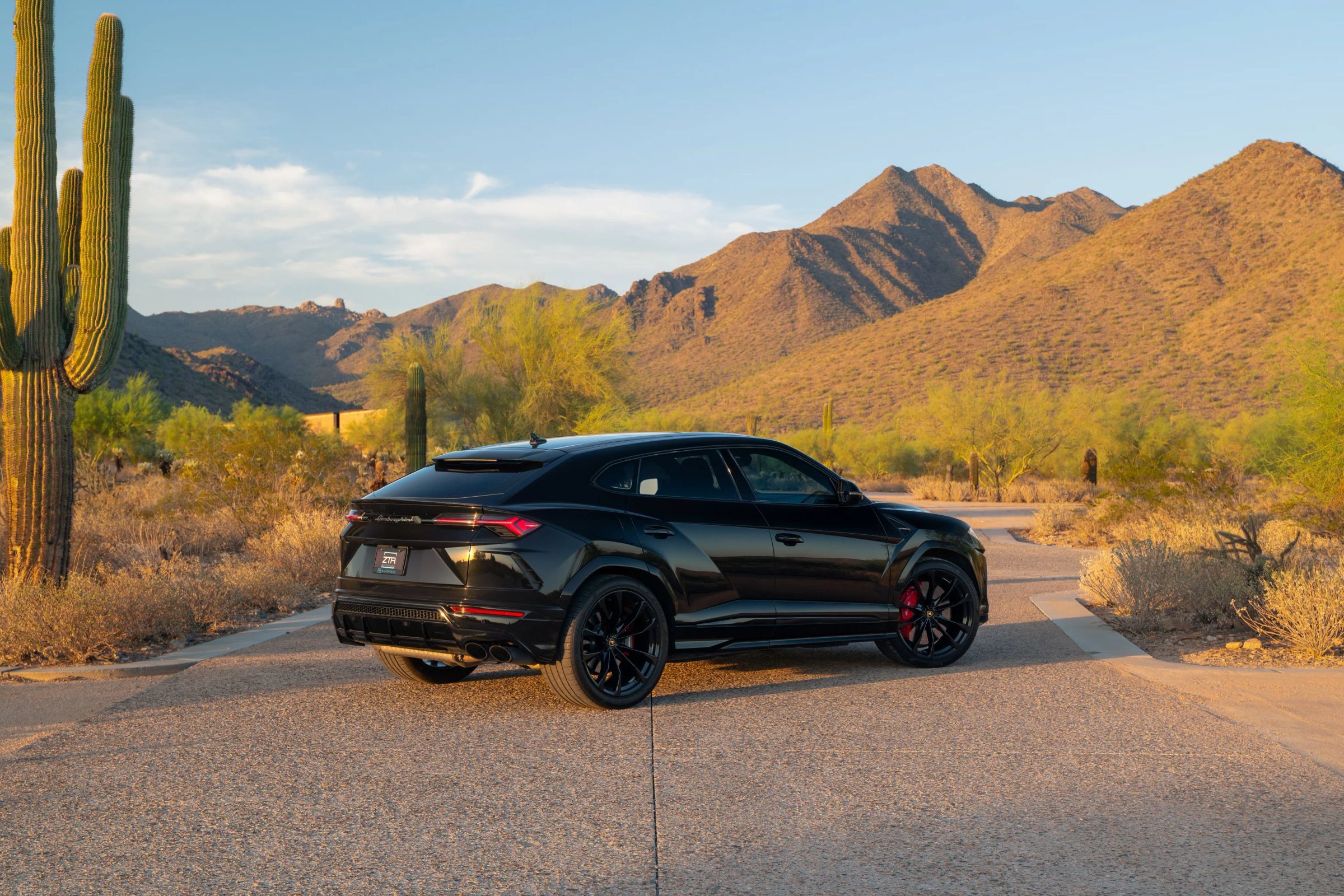 Used 2021 Lamborghini Urus AWD/4WD image 13