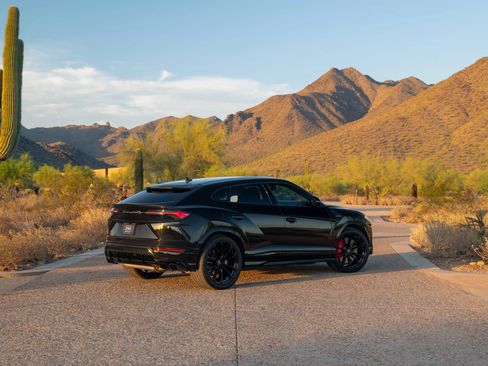 Used 2021 Lamborghini Urus AWD/4WD image 13