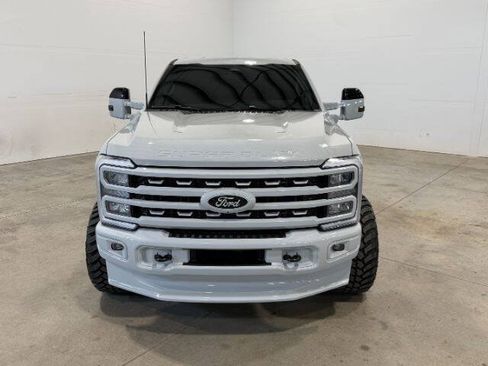Used 2025 Ford F250 Lariat AWD/4WD image 4