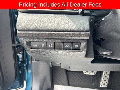 Used 2025 Toyota Camry XSE FWD image 7