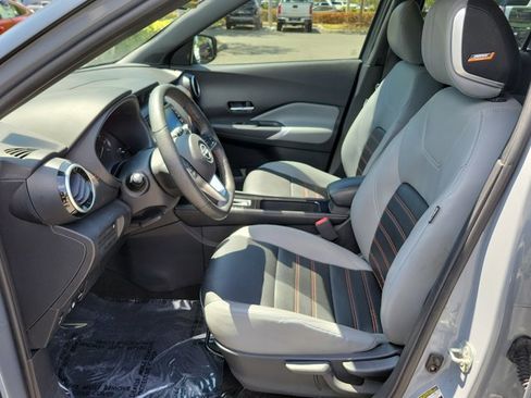 Used 2023 Nissan Kicks SR w/ SR Premium Package FWD image 15