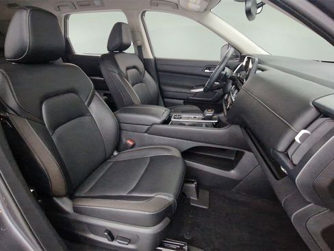 Used 2022 Nissan Pathfinder SL image 29