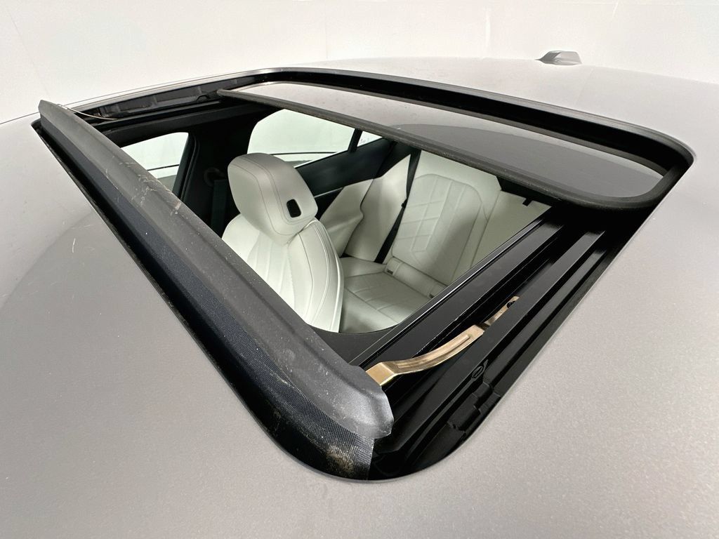 Used 2026 BMW 530i w/ Premium Package RWD image 22