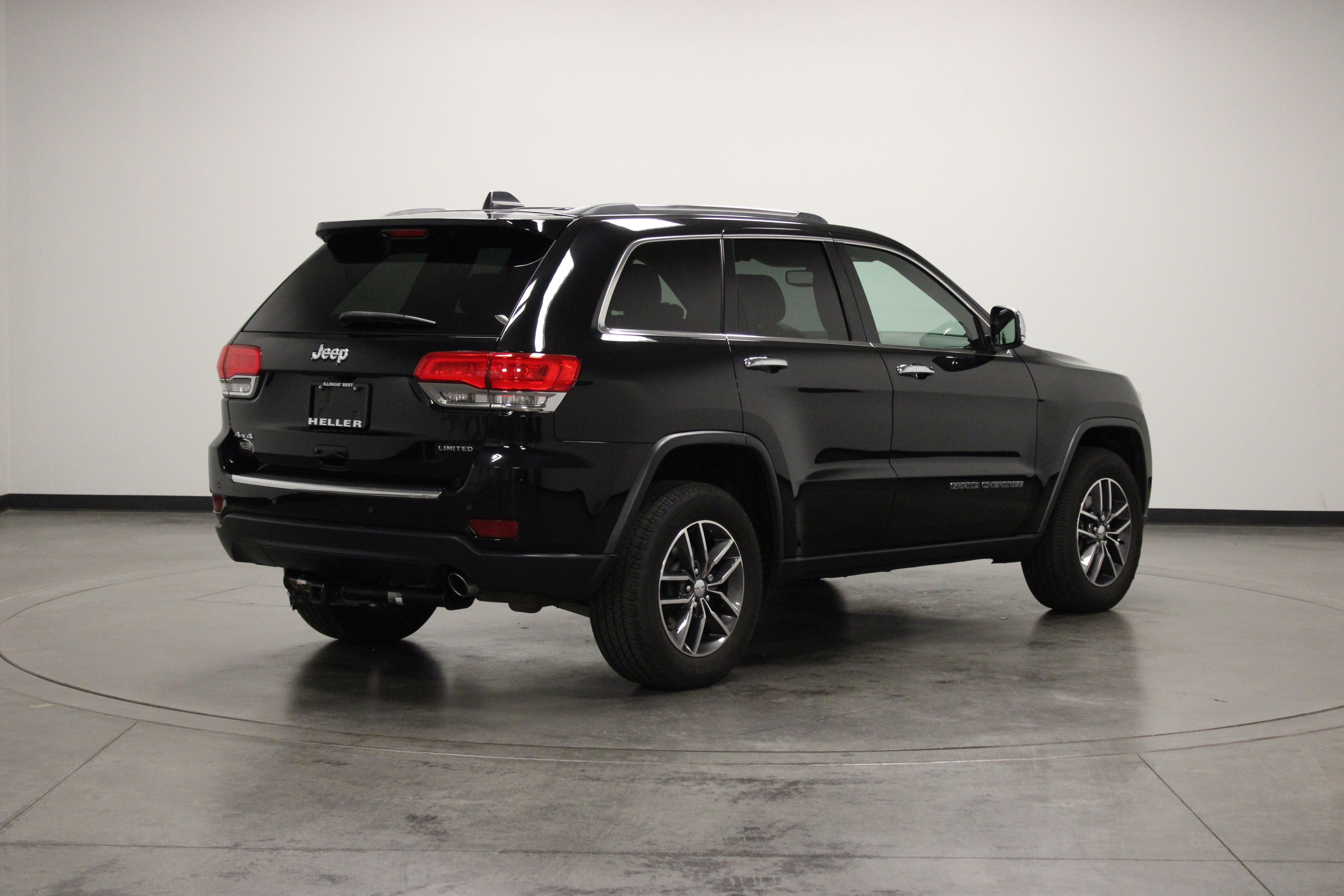 Used 2018 Jeep Grand Cherokee Limited AWD/4WD image 8