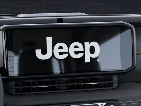 New 2025 Jeep Wrangler Unlimited Sahara AWD/4WD image 18