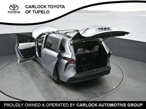 Used 2025 Toyota Sienna LE image 53