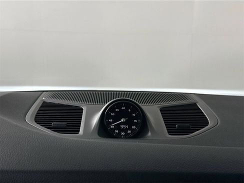 Certified 2025 Porsche Cayenne image 25