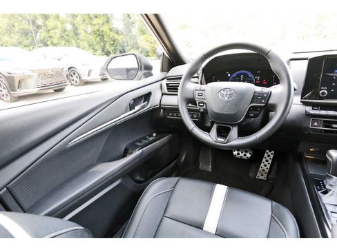 Used 2026 Toyota Camry SE w/ Convenience Package FWD image 6