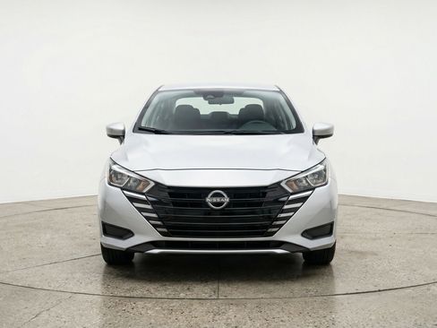 Used 2025 Nissan Versa SV FWD image 2