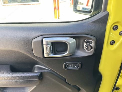 Used 2023 Jeep Wrangler Sport image 19