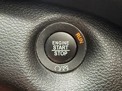 Used 2022 Jeep Cherokee Limited AWD/4WD image 39