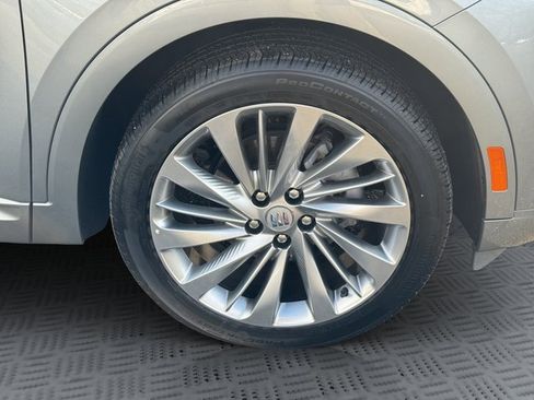 Used 2024 Buick Envision Avenir image 28