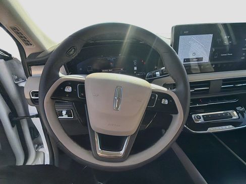 Used 2023 Lincoln Corsair FWD image 10