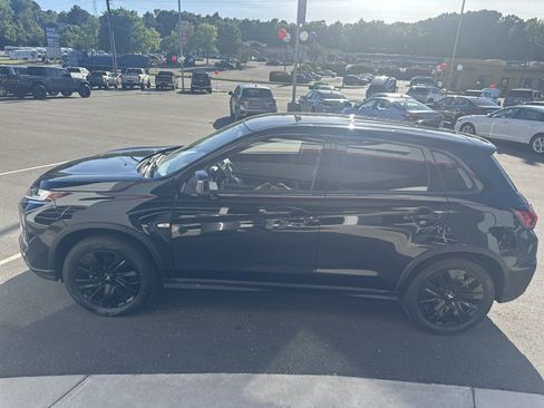 Used 2023 Mitsubishi Outlander Sport ES AWD/4WD image 5