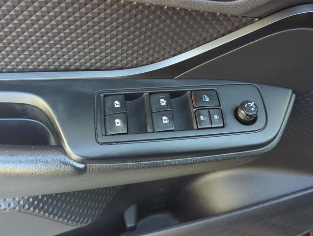 Used 2019 Toyota C-HR LE FWD image 10