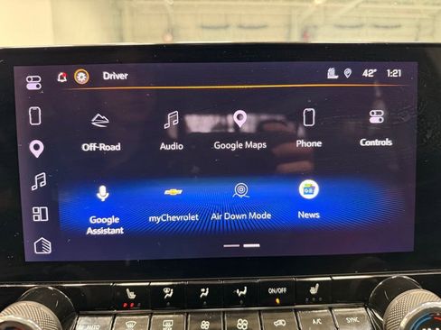 Used 2023 Chevrolet Colorado Z71 w/ Z71 Convenience Package 2 AWD/4WD image 35