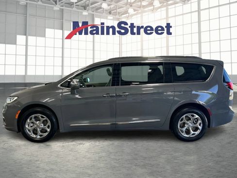 Used 2021 Chrysler Pacifica Limited w/ Premium & Safety Sphere Group AWD/4WD image 2
