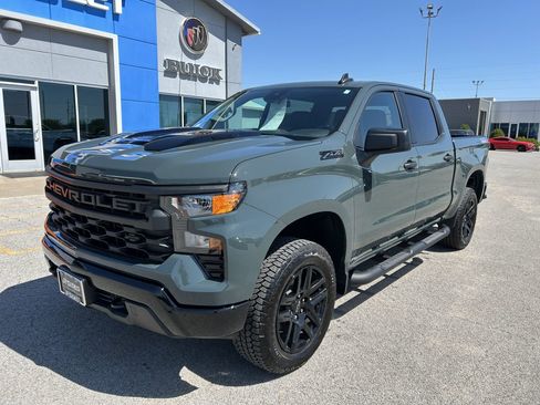 Used 2025 Chevrolet Silverado 1500 Custom Trail Boss w/ Turbomax Blackout Package image 1