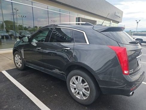 Used 2016 Cadillac SRX Luxury FWD image 2