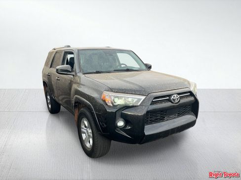 Used 2021 Toyota 4Runner SR5 RWD image 5