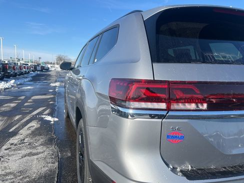 New 2026 Volkswagen Atlas SE image 6