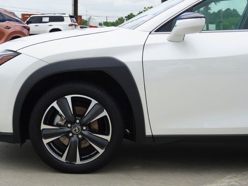 Certified 2025 Lexus UX 300h FWD w/ Accessory Package (Z2) image 10