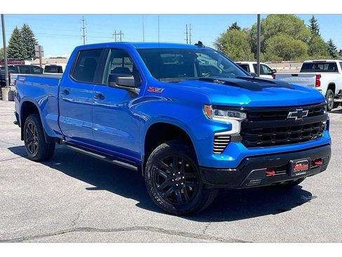 Used 2025 Chevrolet Silverado 1500 LT Trail Boss AWD/4WD image 2