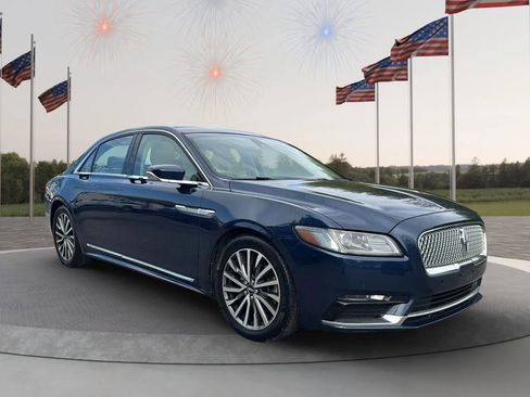 Used 2017 Lincoln Continental Select w/ Climate Package image 3