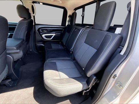 Used 2017 Nissan Titan SV AWD/4WD image 25