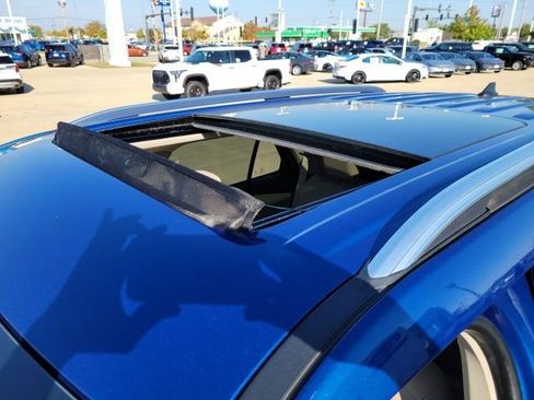 Used 2022 Ford Explorer Limited w/ Class IV Trailer Tow Package image 3