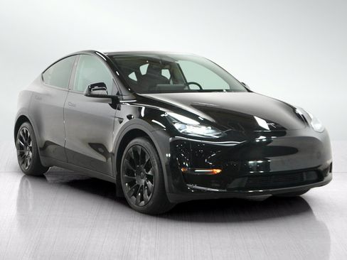 Used 2023 Tesla Model Y Long Range AWD/4WD image 7