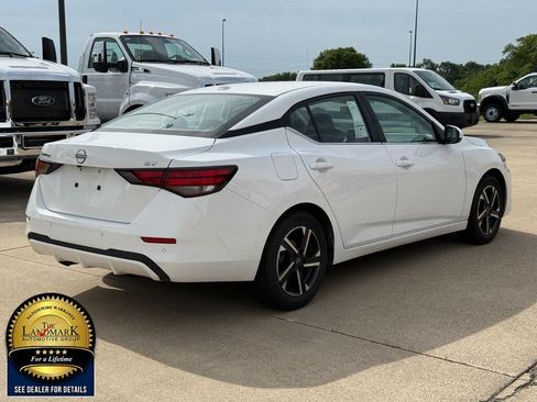 Used 2024 Nissan Sentra SV FWD image 5
