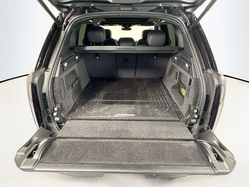 New 2026 Land Rover Range Rover SE image 30