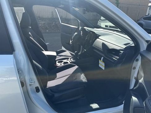 Certified 2025 Subaru Forester Premium AWD/4WD image 26