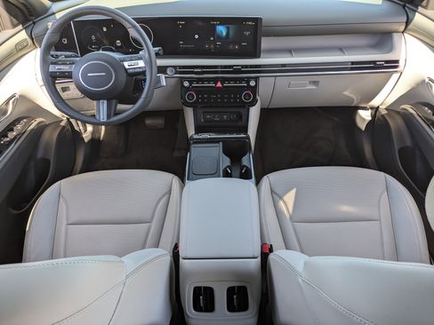 Certified 2025 Hyundai Tucson Limited image 14