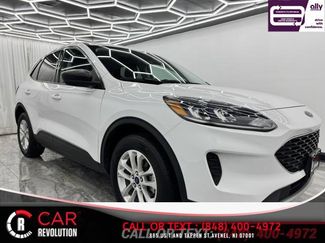 Used 2022 Ford Escape SE image 1
