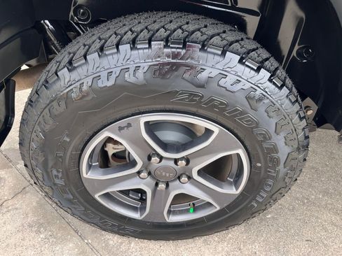 Used 2018 Jeep Wrangler Unlimited Sport S image 25