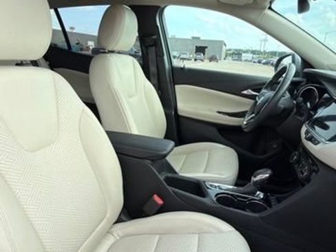 Used 2023 Buick Encore GX Essence w/ Experience Buick Package AWD/4WD image 7