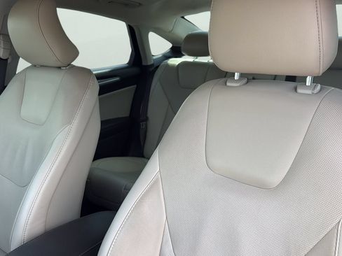Used 2016 Ford Fusion Titanium FWD image 9