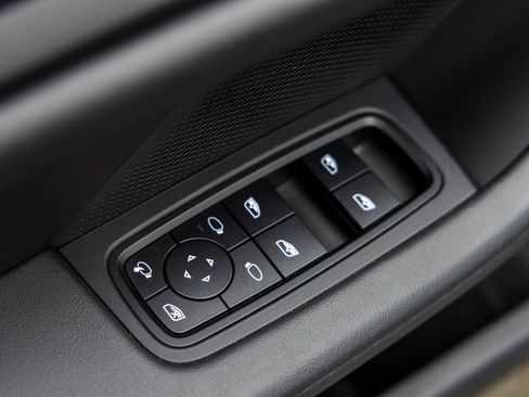 Certified 2023 Porsche Taycan 4 Cross Turismo image 22