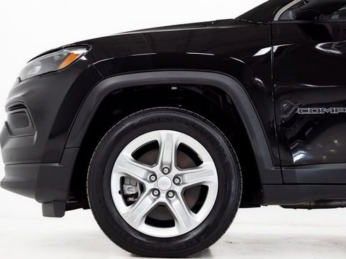 Used 2023 Jeep Compass Latitude AWD/4WD image 28