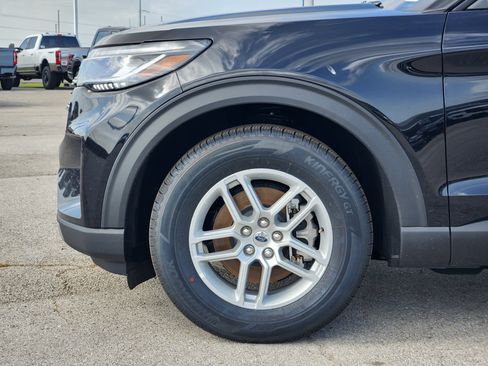 New 2026 Ford Explorer Active RWD image 6