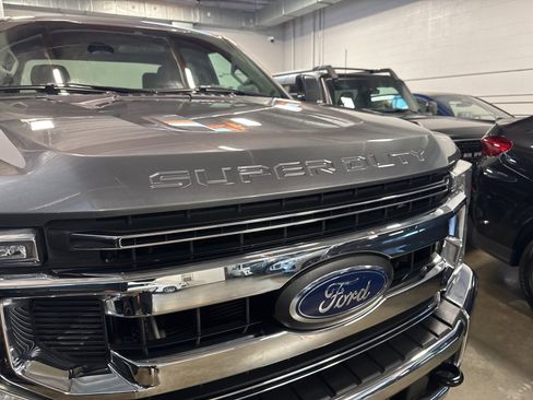 Used 2021 Ford F250 XLT image 10