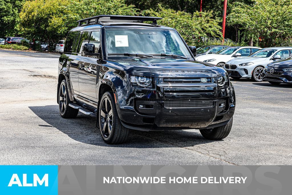 Used 2023 Land Rover Defender 130 X-Dynamic SE AWD/4WD image 4