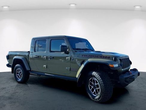 Used 2025 Jeep Gladiator Rubicon AWD/4WD image 5