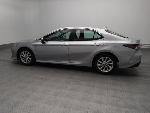 Used 2022 Toyota Camry LE FWD image 3